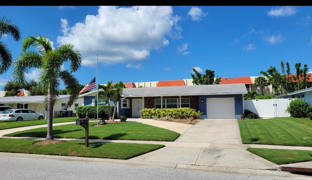 Residential landscaping in Sarasota County